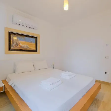 5 Bedroom - 1092 Villa *