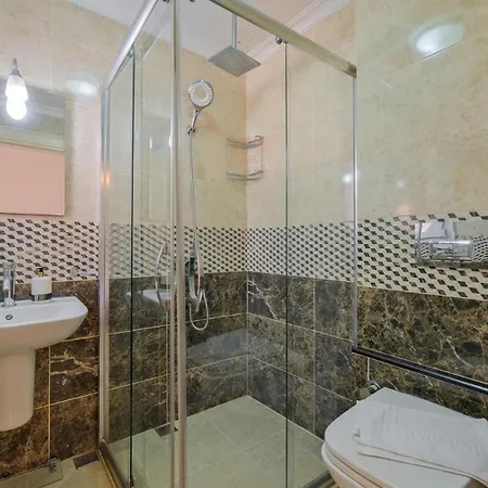5 Bedroom - 2 Minutes Drive To * Καλκάν