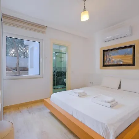 5 Bedroom - 1092 Villa
