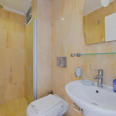 Villa 5 Bedroom - 1092